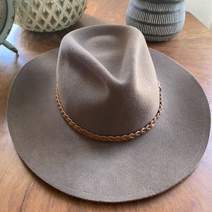 Isabella x Conner Hat